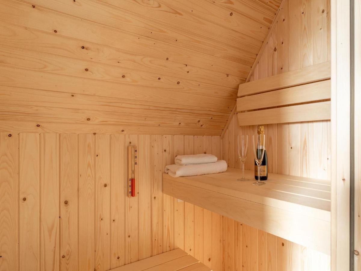 Modern Holiday Home By The Sea With Sauna Scherpenisse Exterior foto